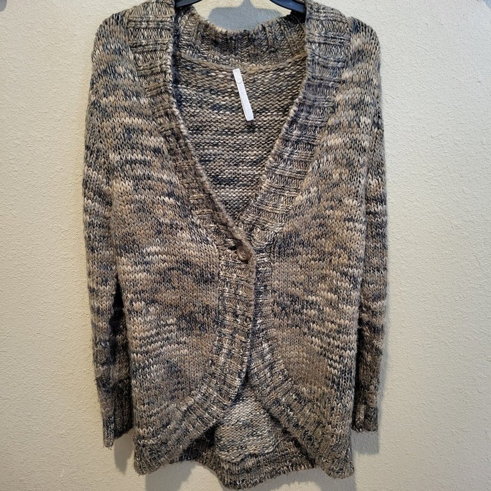#77 Womens 1X Leo Nicole Cardigan